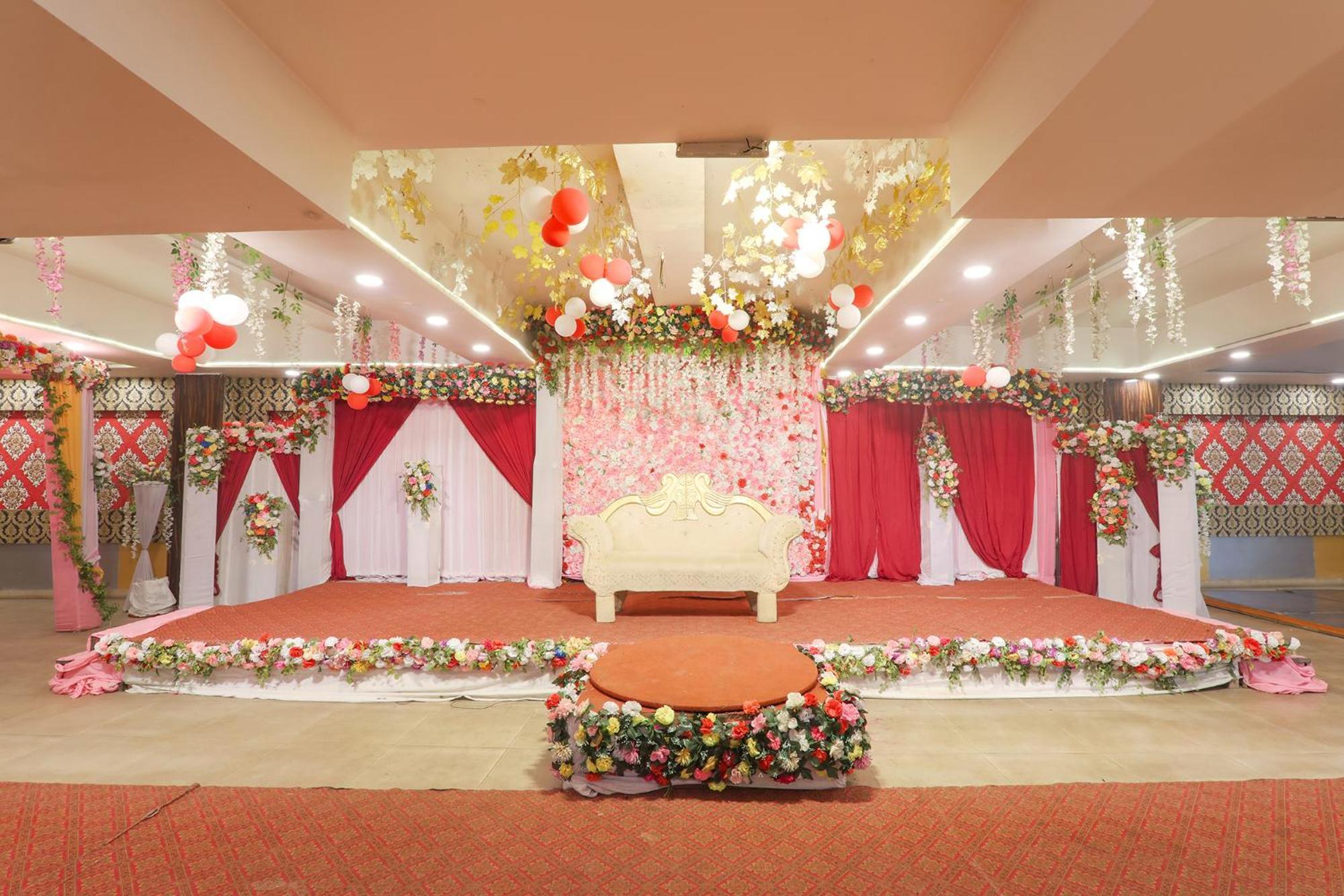 Fabhotel Swarn Banquet Kakarmatha Buitenkant foto